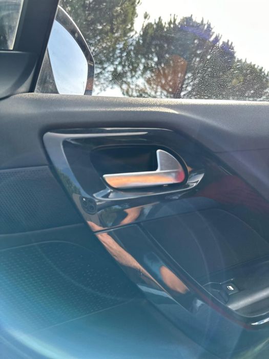 Peugeot 208 ano 2012