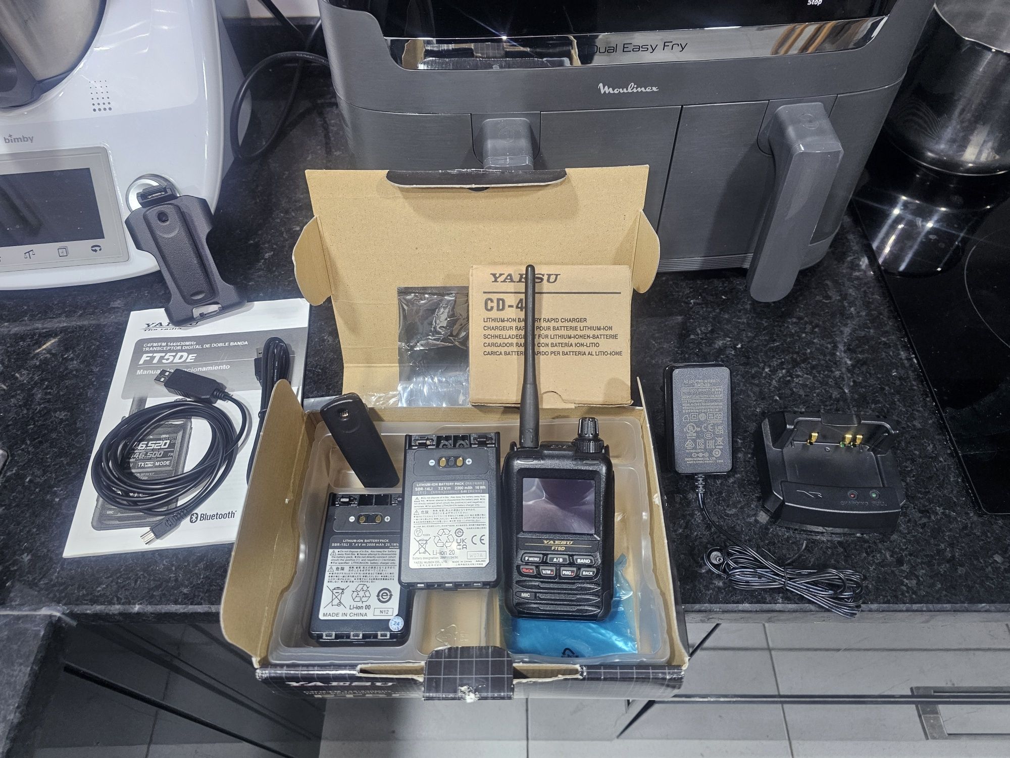 Yaesu FT-5D com extras