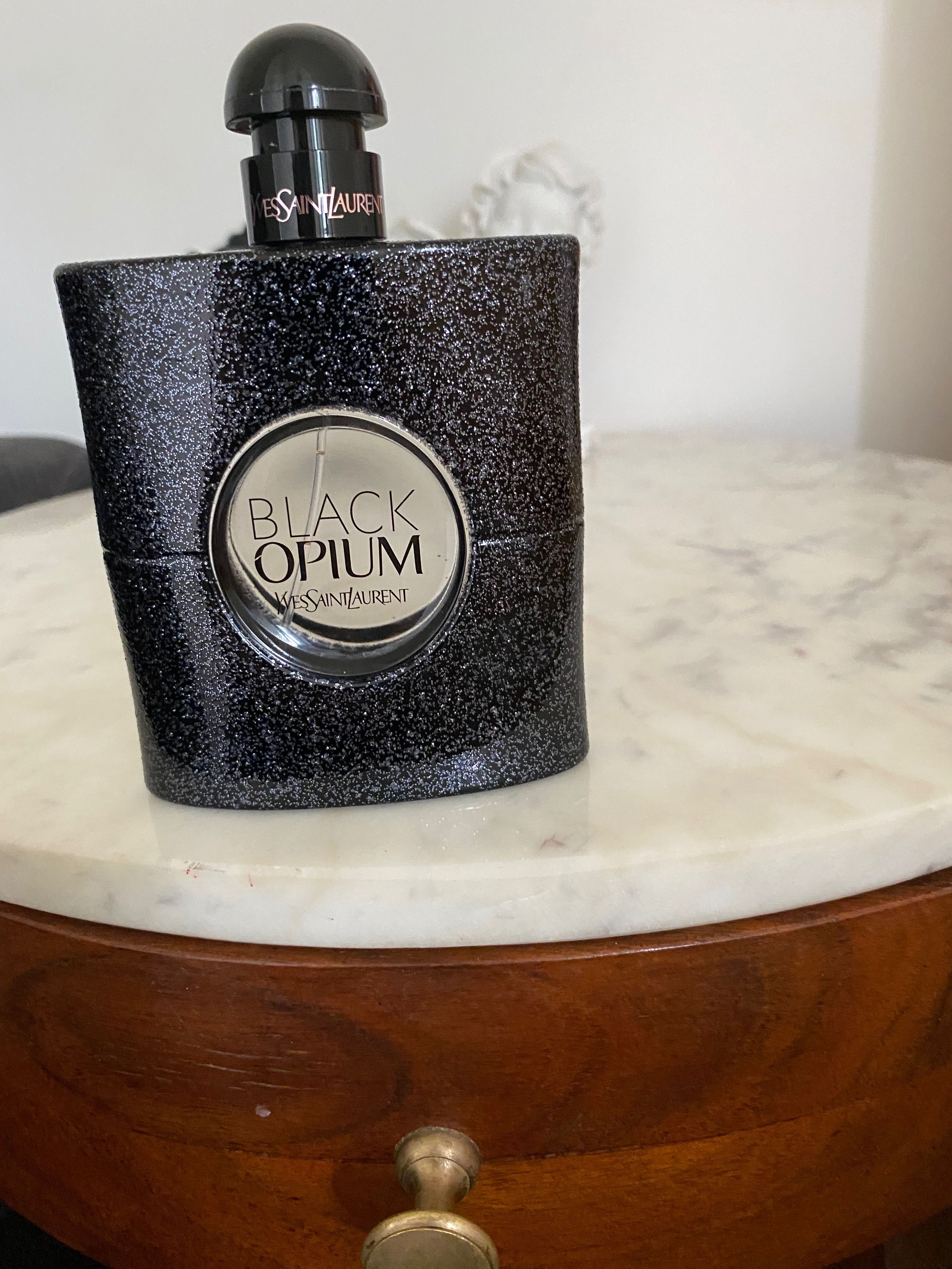 Black opium Ives Saint Laurent buteleczka po perfumach