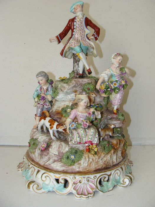 Okazała XIXw.  porcelanowa figura  5- postaciowa . Drezno