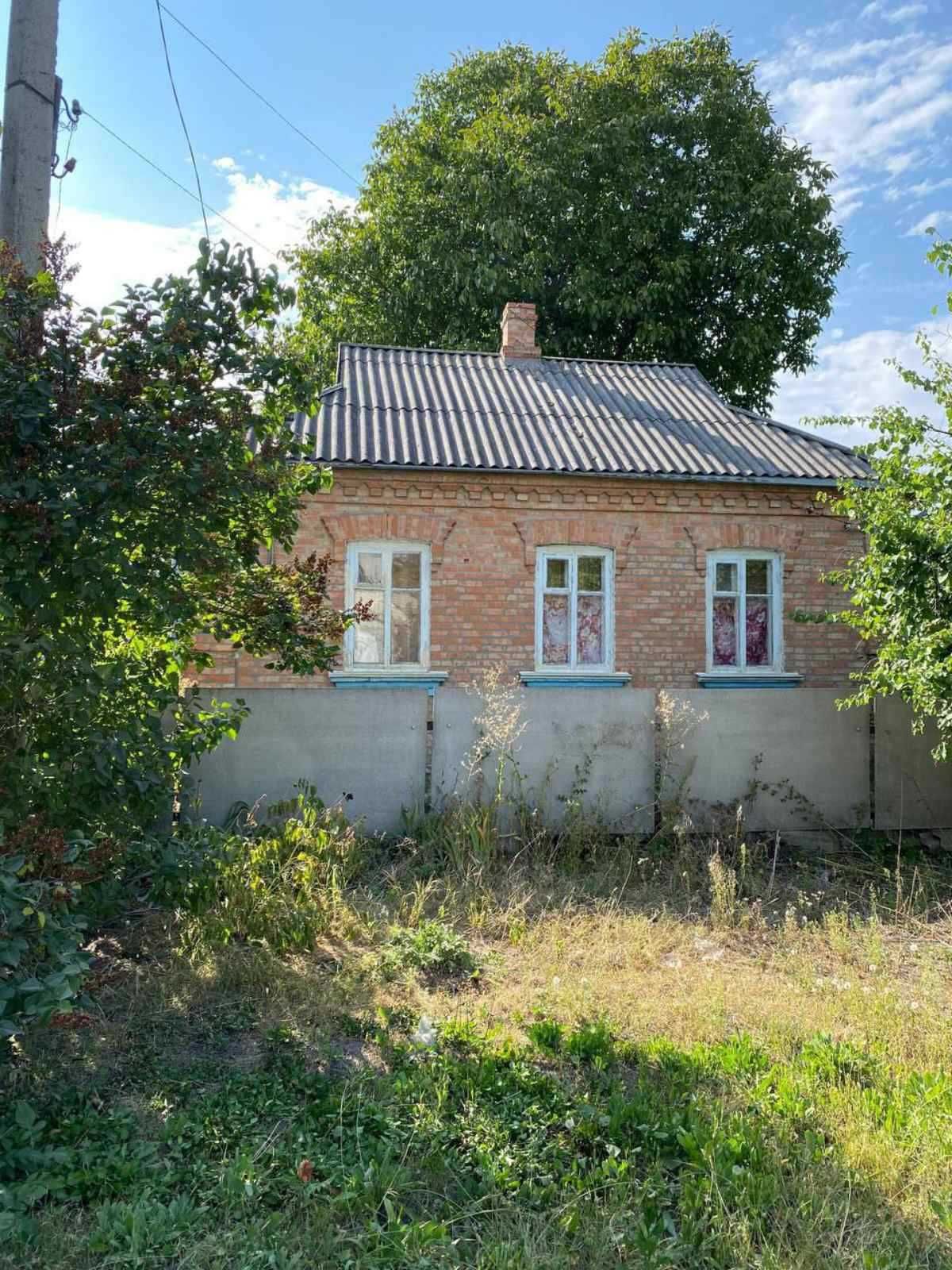 Продам добротний будинок 70 м2 в Новомиргороді.