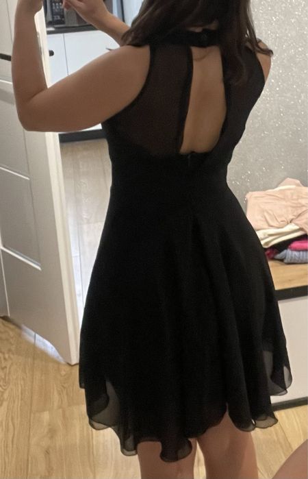 Czarna, elegancka sukienka