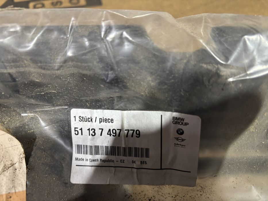 нові оригінальні нижні жалюзі BMW G32 640i 6GT