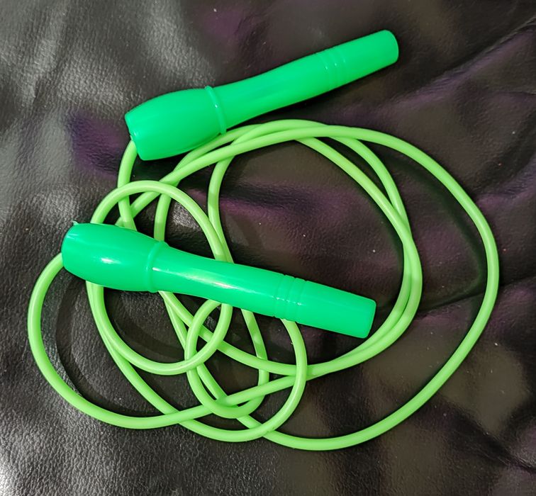 Скакалка салатовая