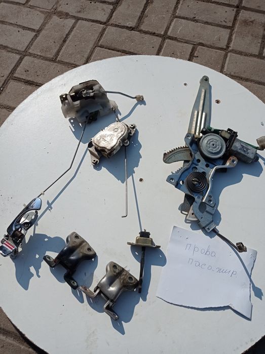 Склопідйомник замок L200
Mitsubishi Pajero Sport (1996-2008
Mitsub