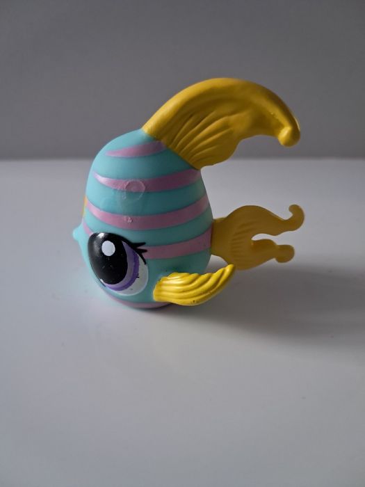 Littlest pet shop lps