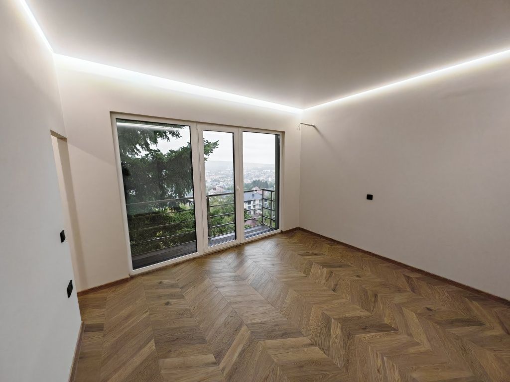 Квартира 3-ком 107м. Ул. Далека 1120€м2