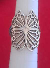 Aneis em prata com formato de coração e borboleta