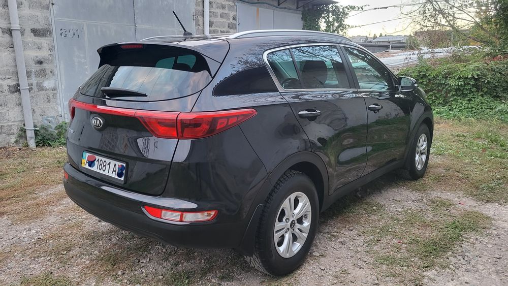 Продам офіційний KIA SPORTAGE