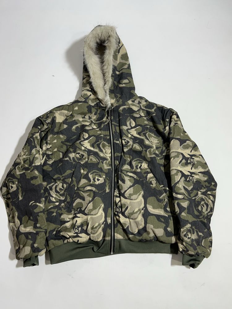 бомбер Hacky Camo с мехом balenciaga