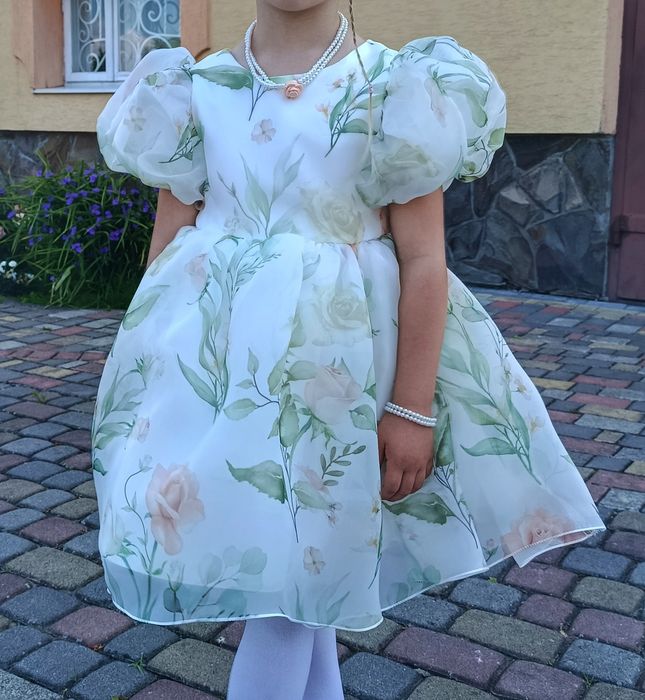 Нарядне плаття випускне плаття платтячко в квіти ніжне пишне