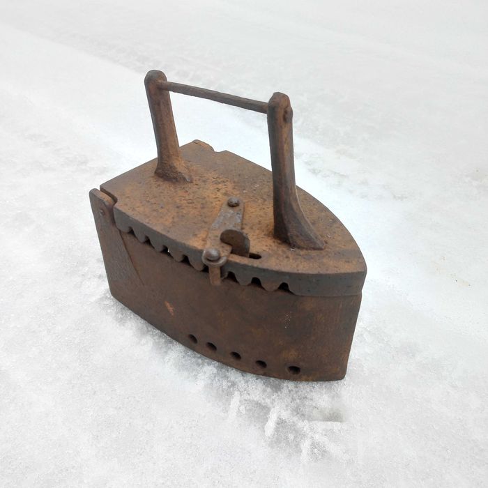 Утюг вугільний б/в