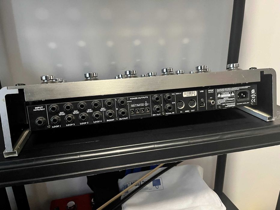 TC electronic G System (Pedaleira Efeitos Midi, Amp switch, FX Loop)