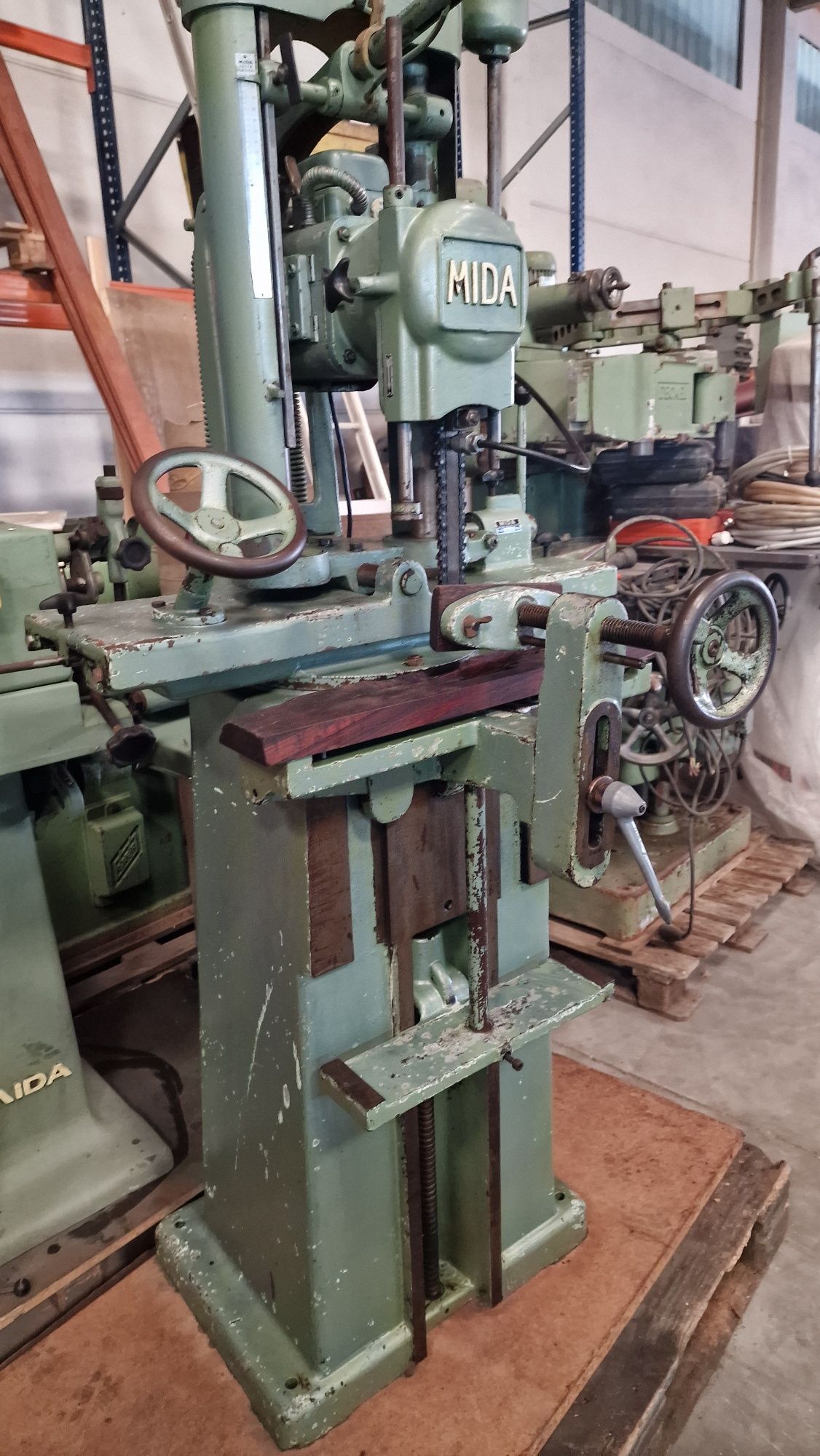 Furador de corrente mida com 2 conjuntos de correntes