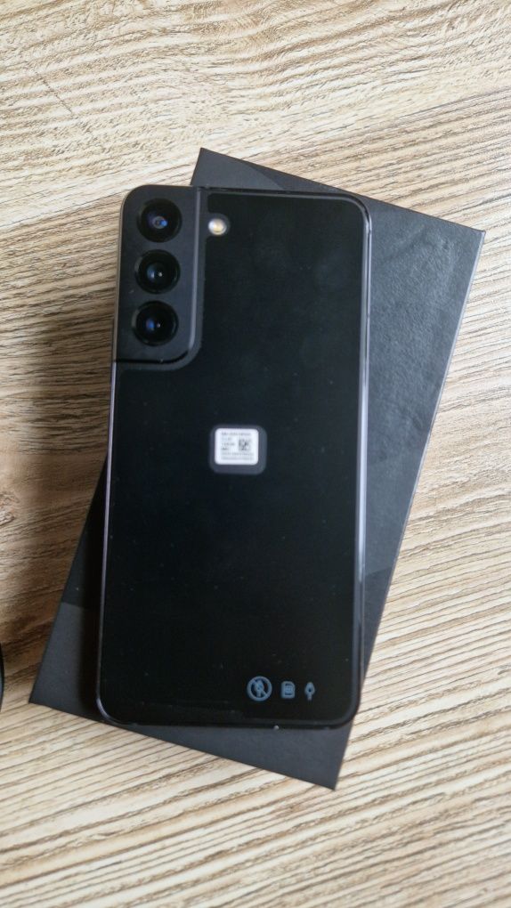 Samsung S22 8/128GB