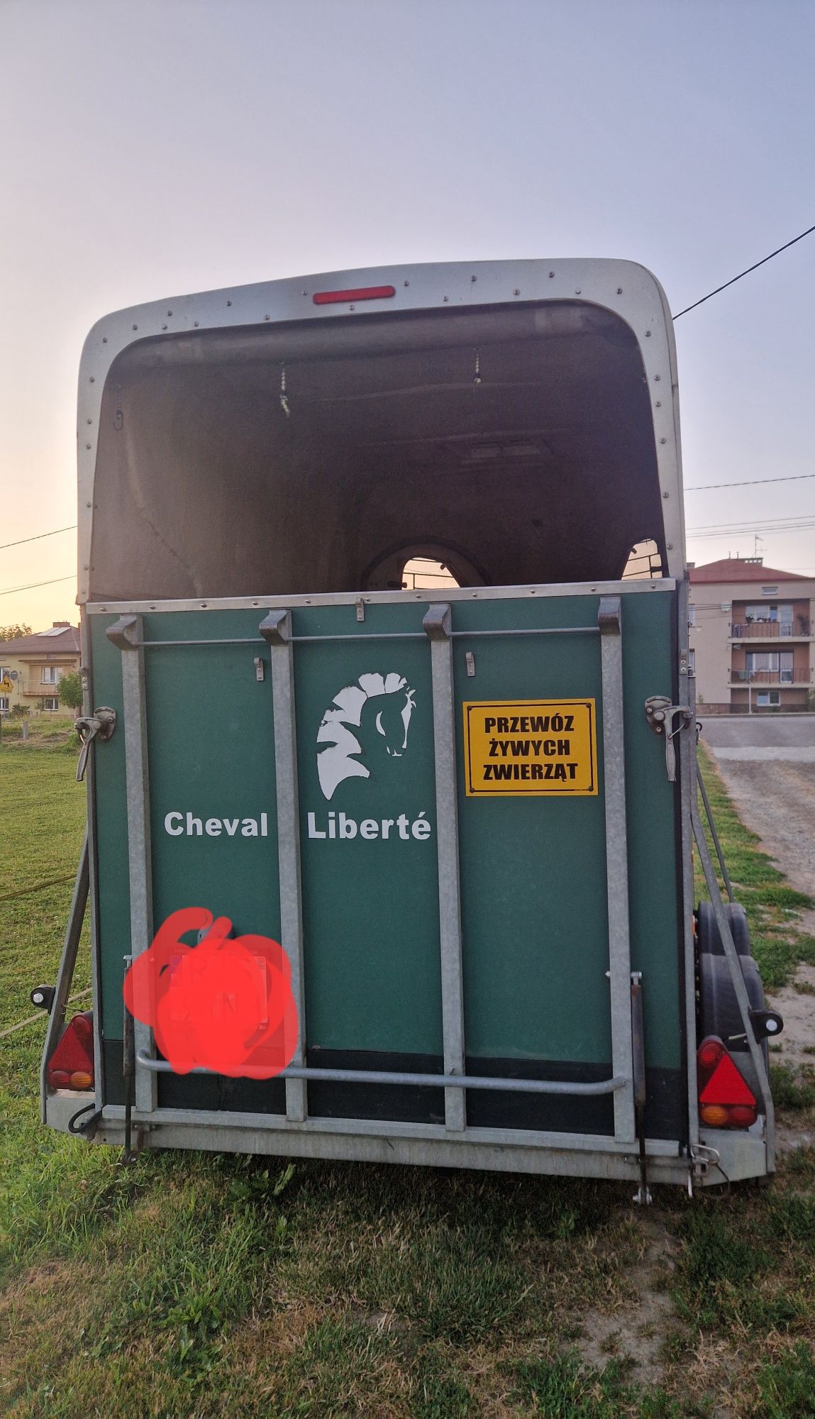 Sprzedam przyczepę do przewozu koni