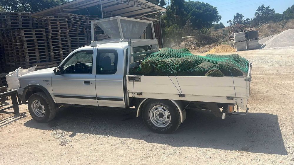 Faço pequenos carretos/Fretes em camionete