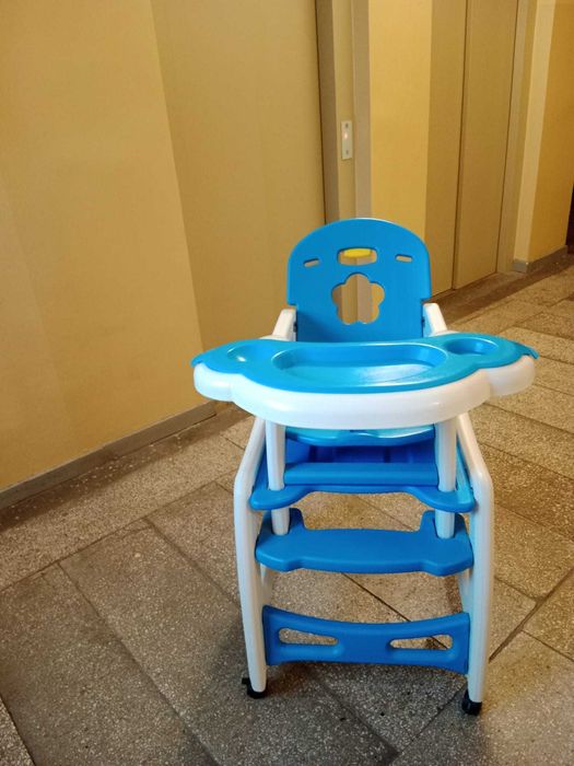 Krzesełko do karmienia plus stolik dla starszaka