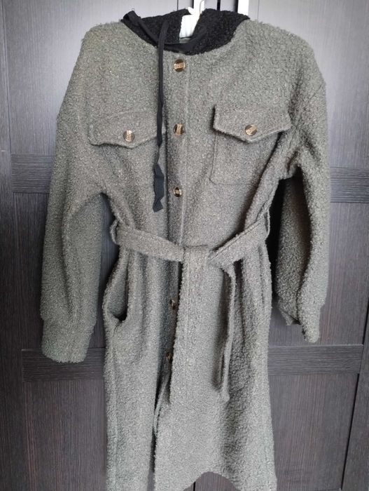 Płaszczyk na jesień/wiosnę struktura bukli