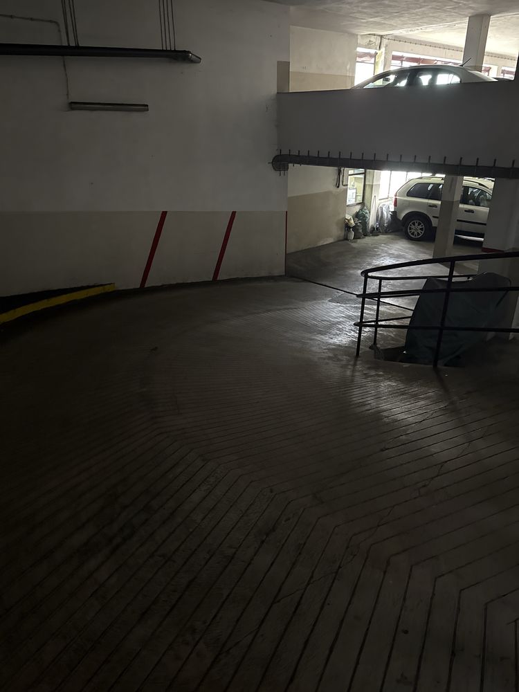 Lugar de garagem 1 piso