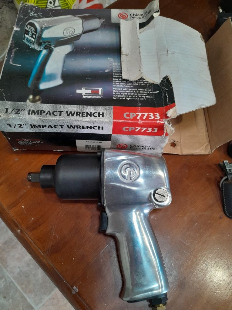 Máquina de impacto como nova