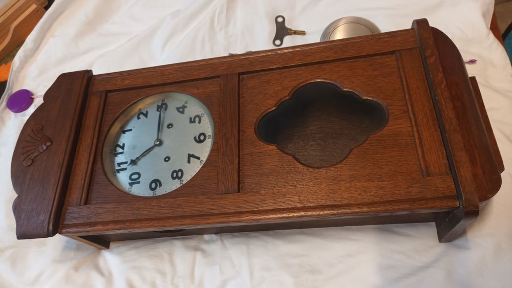 Настінний годинник