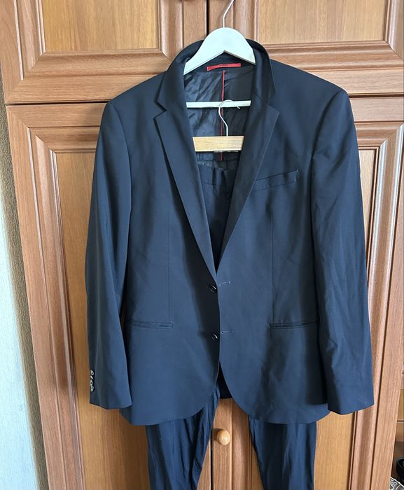 Стильний чоловічий костюм Hugo Boss (Slim Fit), оригінал