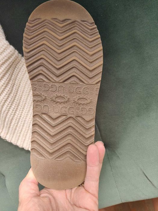 BOTAS novas  de LÃ  marca UGG