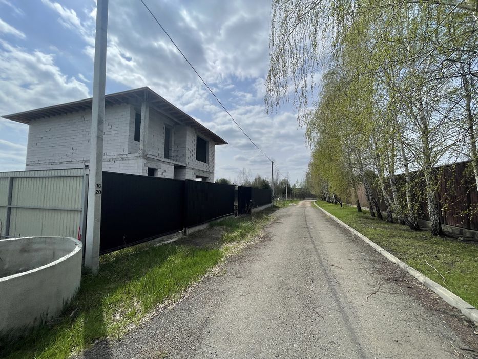 Продаж Будинку під Києвом 280 м2 в Рудиках / Плюти