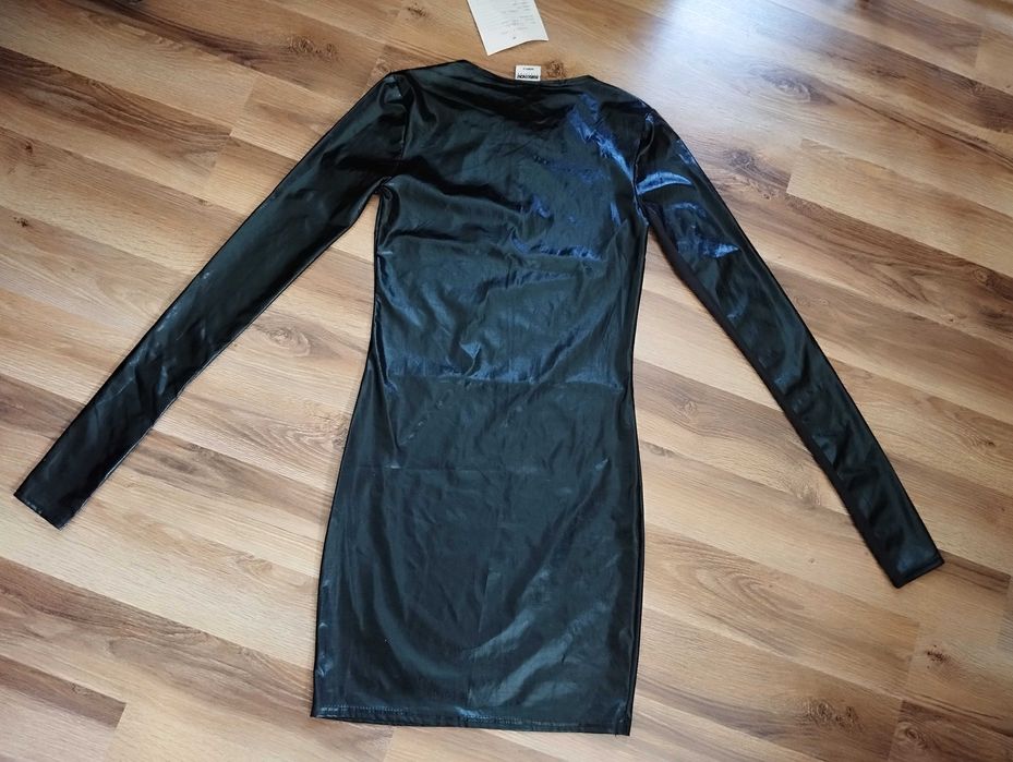 lateksowa sukienka z długim rękawem dopasowana mini goth alternative s