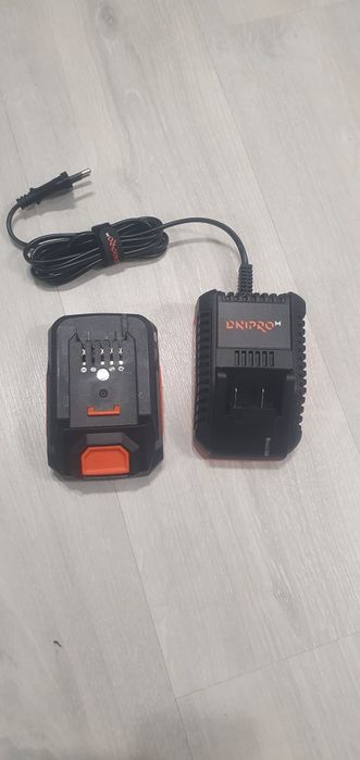 Шуруповерт ДніпроМ СD-218 акумулятор зарадка