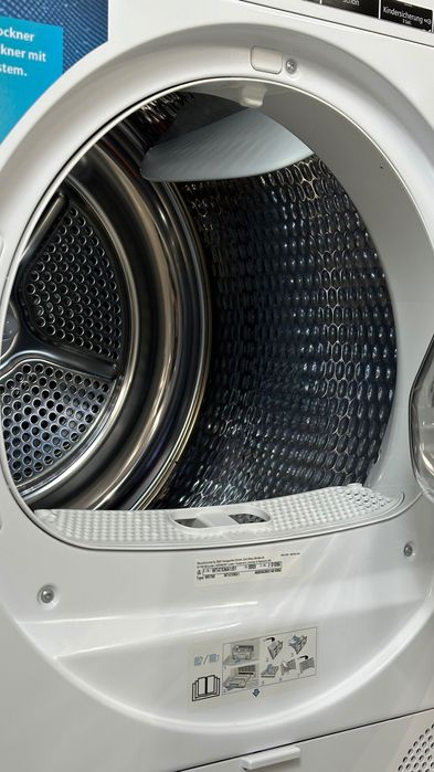 Білосніжна! Сушильна машина Siemens IQ700 WT47XMA