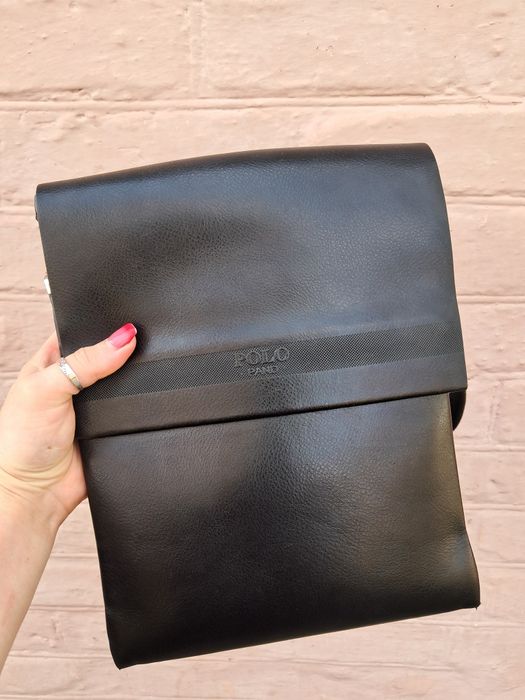 Продам чоловічу шкіряну сумку polo, достатньо вмістка, має 4 великі ки