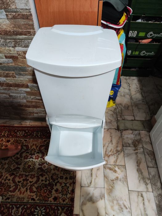 Caixote do lixo duplo