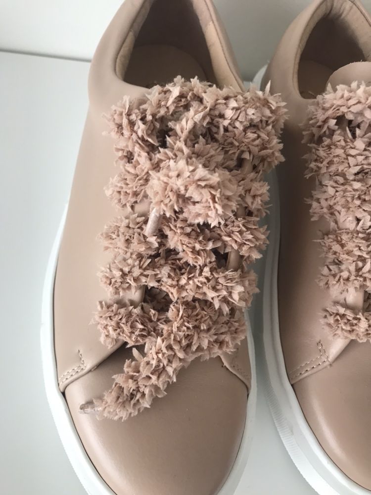 Sneakersy skórzane nude w stylu Vanda Novak GIANMARKO