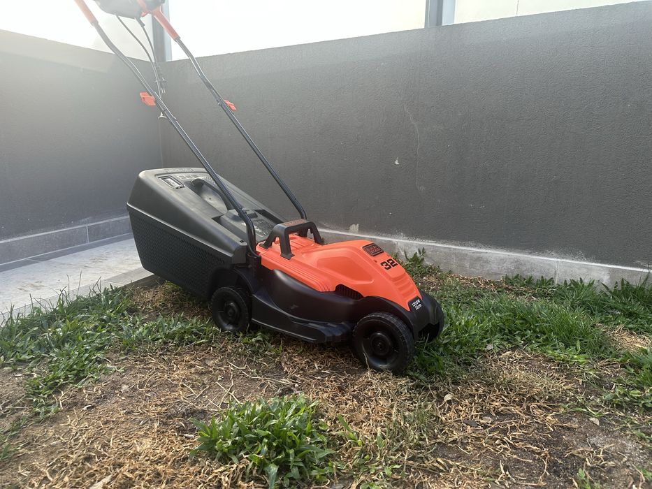 Corta-Relva Black&Decker 1200W 32cm Como Novo