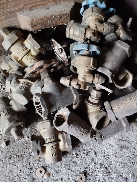 Вентилі,крани (латунь,бронза)