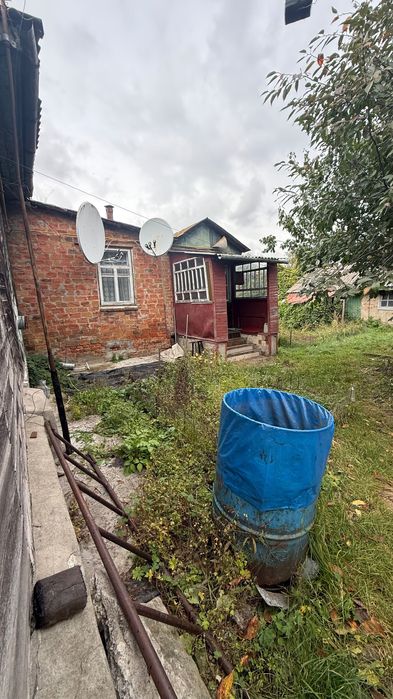 Продам будинок по вул. В. Вишиваного