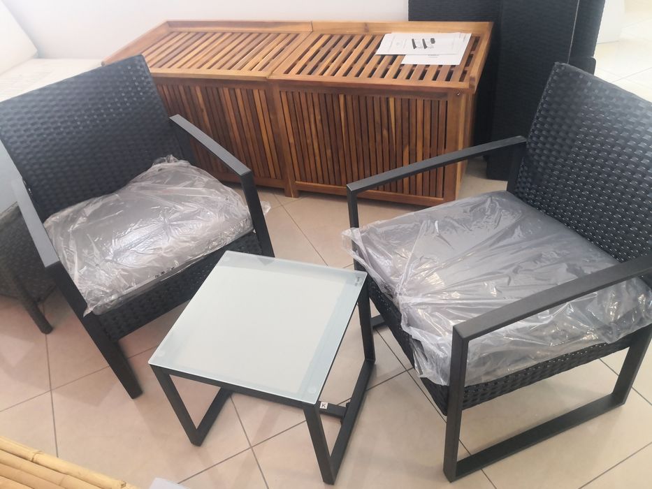 Zestaw rattanowy dwa krzesła i stolik kawowy na taras lub balkon