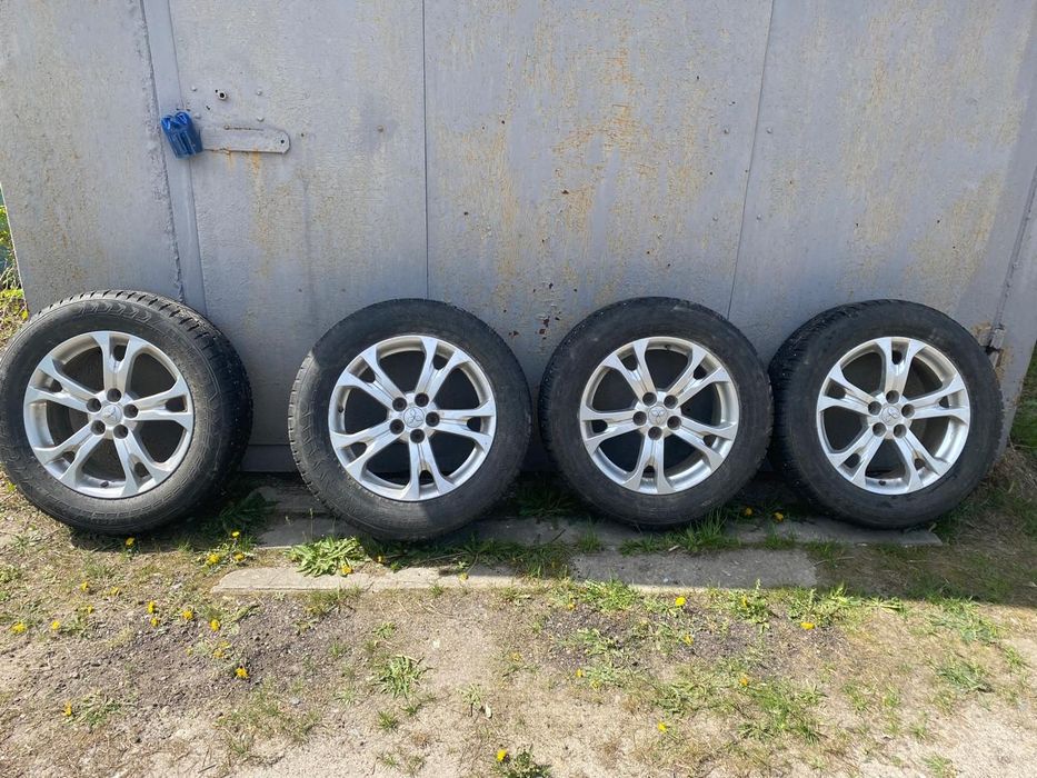 Продам комплект зимових  колес Mitsubishi.