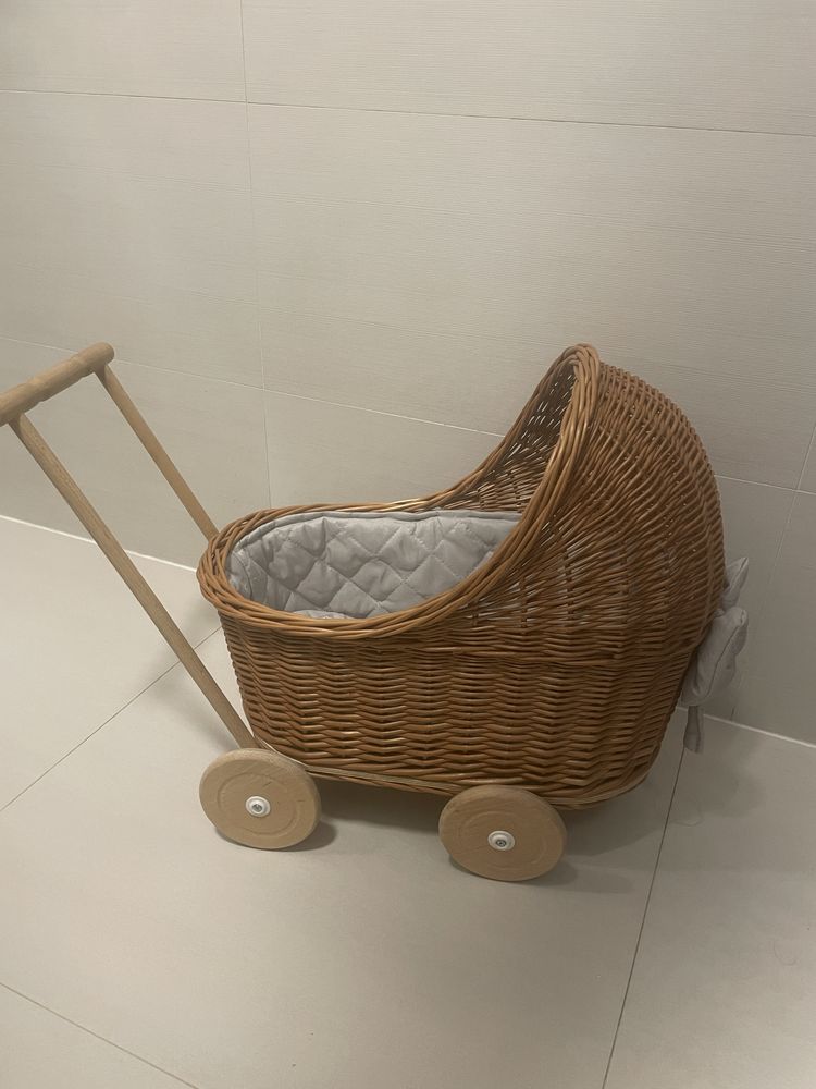 Wiklinowy wózek dla lalek