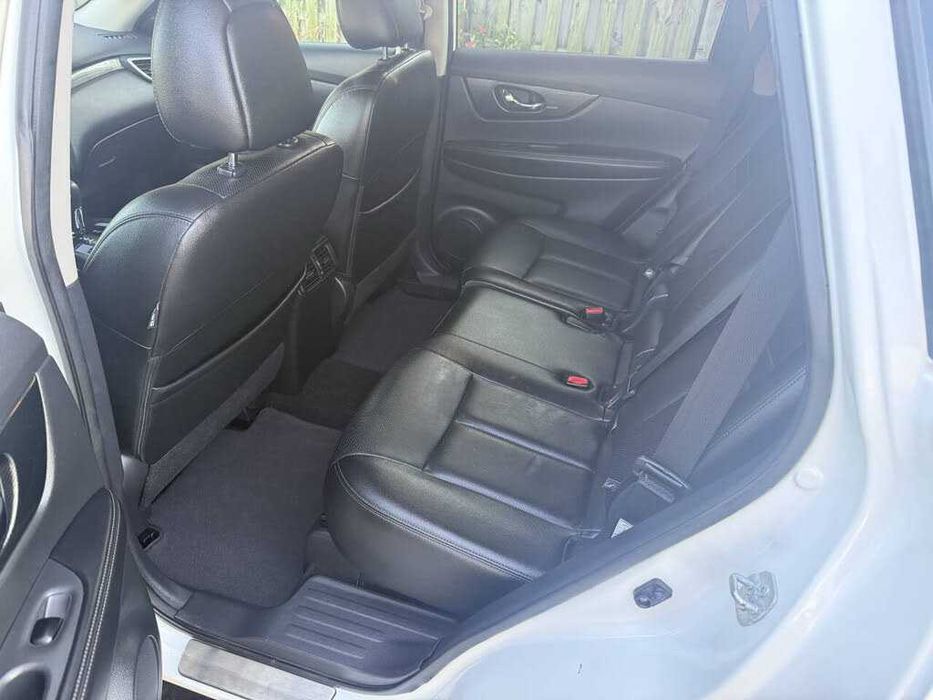 Nissan Rogue SL      2016