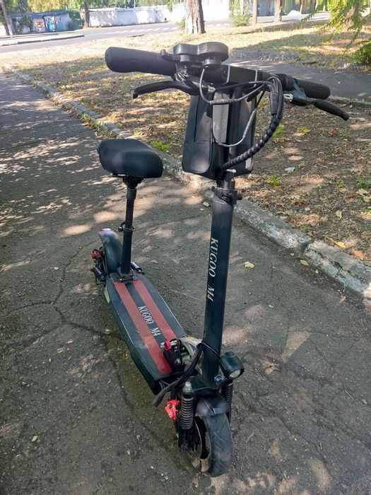 Продам электросамокат kugoo m4