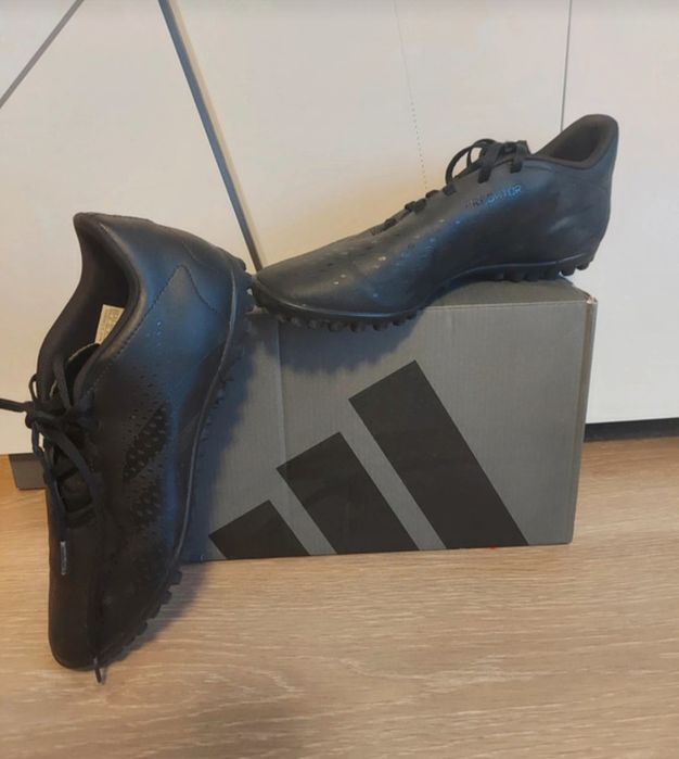 Turfy adidas predator