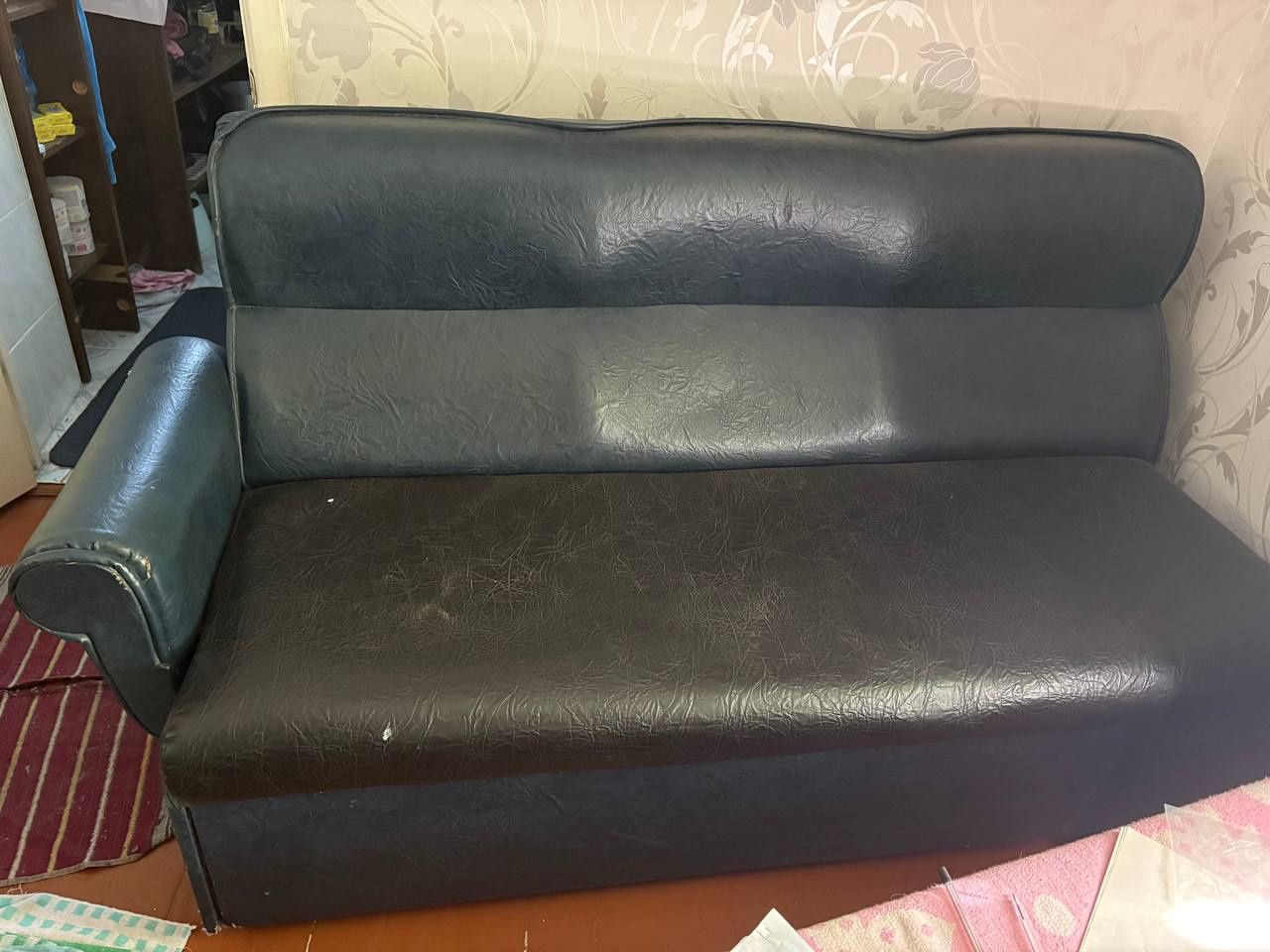 Продам б/у диван