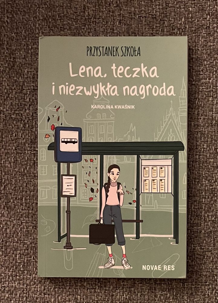 Książka „Lena, teczka i niezwyla nagroda”