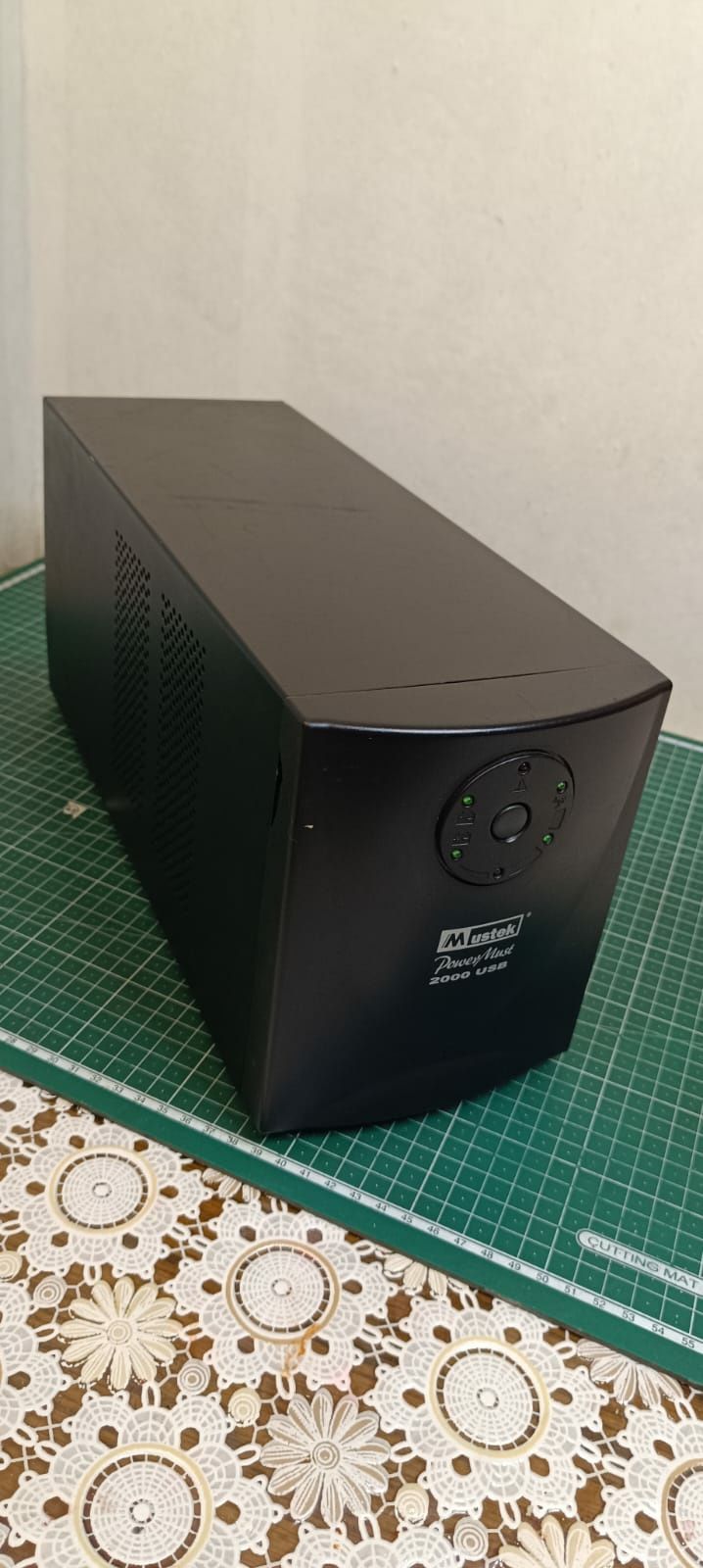 ИБП UPS Mustek PowerMust 2000