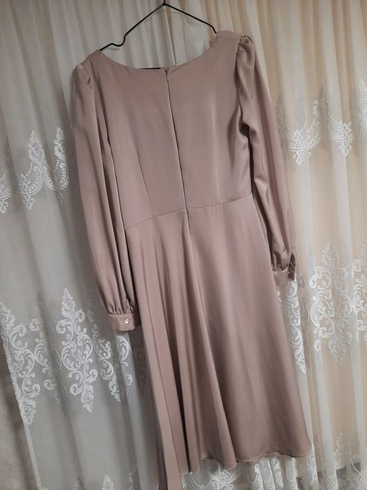 Атласна сукня жіноча