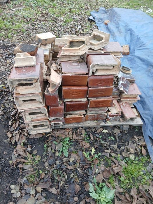 Продам кахель і вогнетривку цеглу