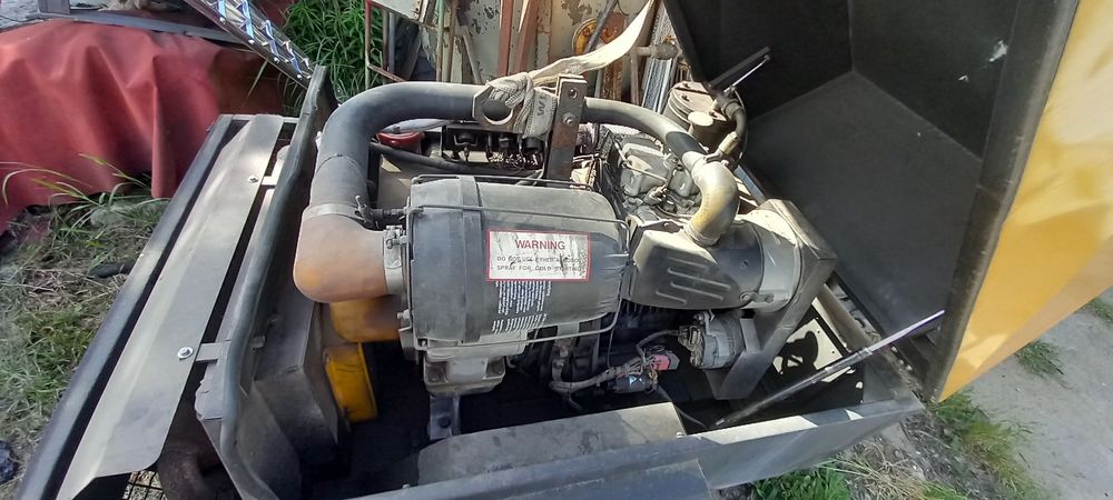 Sprężarka śrubowa spalinowa na wózku
